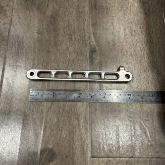 torque / brake arm - 195mm centre to centre - boss with thread